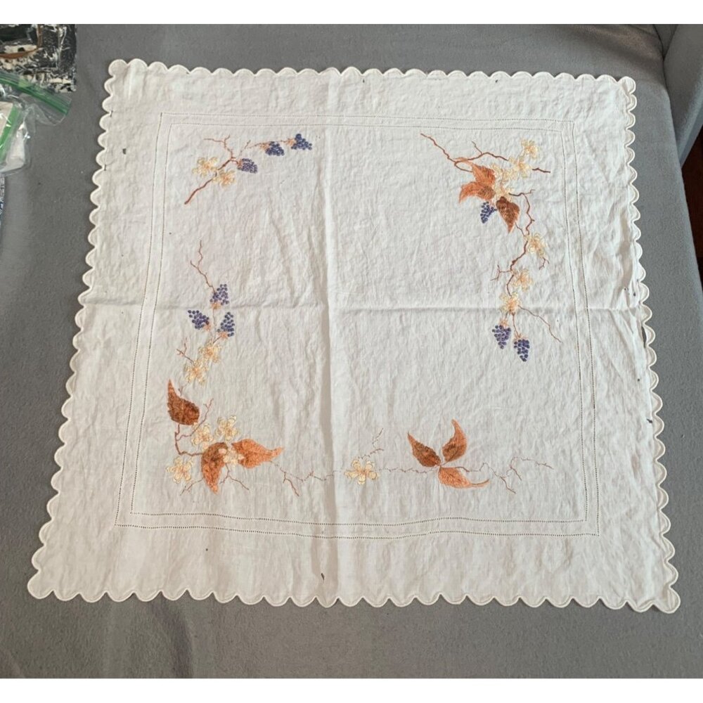 Vintage Embroidered Floral Linen Tablecloth Scalloped Edge 23"x23"